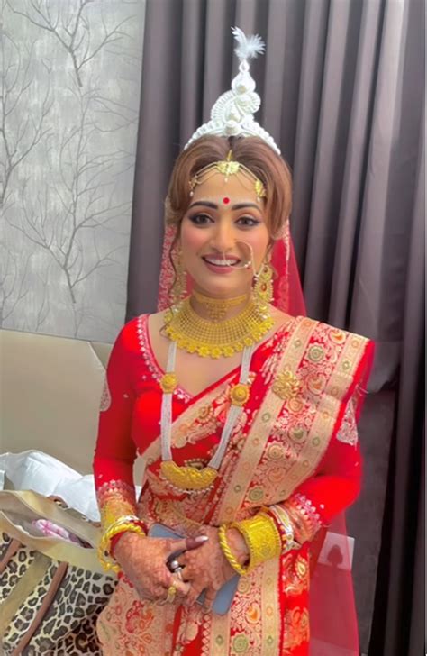 Sudipta Banerjee Soumya Bokshi Wedding মাথায় টোপর হাতে গাছকৌটো ফিটন