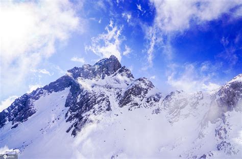 云南丽江玉龙雪山雪后转晴 风光无限美