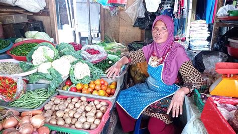 Jelang Hari Raya Nataru Harga Bahan Pokok Naik