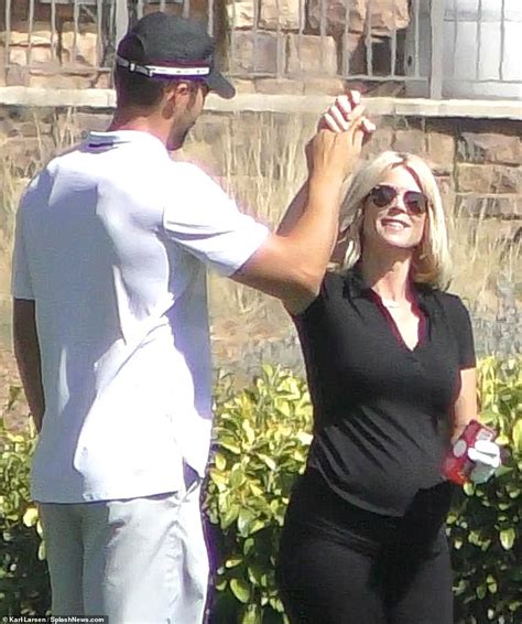 Flipboard: Pregnant Elin Nordegren spotted golfing with boyfriend ...