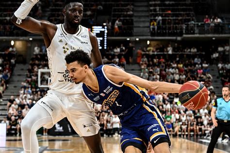 Victor Wembanyama Showcases Defense With 5 Blocks As His French Team