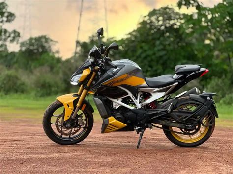 TVS Apache RTR 310 Review: Tech-Packed Streetfighter!