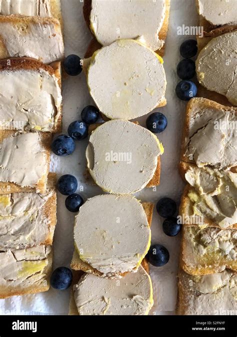 Foie Gras On Toasts Hi Res Stock Photography And Images Alamy