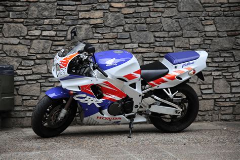 Honda CBR Fireblade. White version * All PYRENEES · France, Spain, Andorra