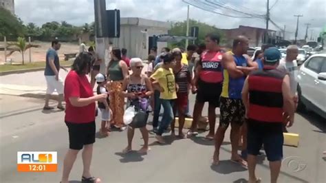 Moradores da Cidade Universitária protestam pela retirada de lombada na