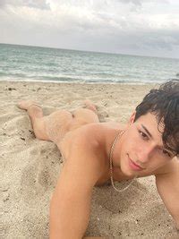 Photo Naked Men On The Beach Page Lpsg