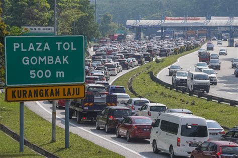 Trafik Sesak Di Lebuh Raya Utara Selatan Karak Sempena PRU15 Kosmo