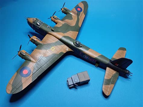 Italeri 1 72 Short Stirling Mk III No 1462 The Airfix Tribute