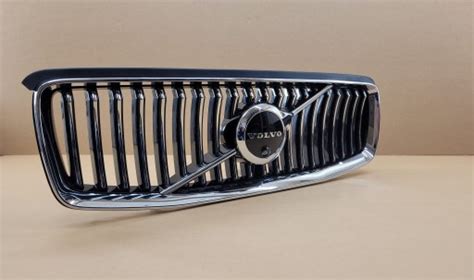 ATRAPA GRILL ZDERZAKA VOLVO XC90 II LIFT POD KAMERE CZARNY IDEALNY 1634