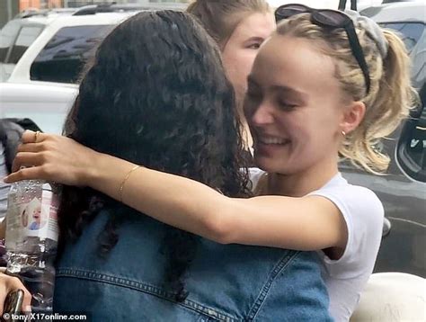 Lily Rose Depp Passionately Kisses Girlfriend 070 Shake At Lax Daily