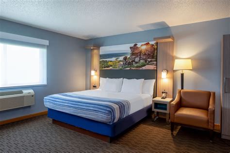 AmericInn by Wyndham Eau Claire | Eau Claire, WI Hotels