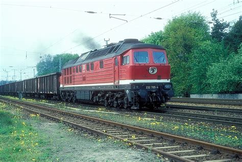 Aus dem Hafen Stürzelberg kommend überquert DH 706 am 18 06 2015 in