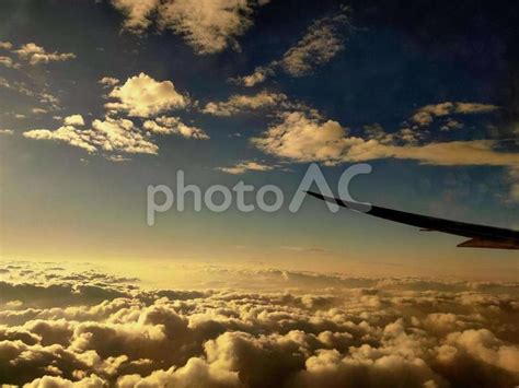 飛行機の窓から見た景色 No 25249320｜写真素材なら「写真ac」無料（フリー）ダウンロードok