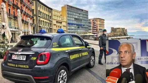 Napoli appalti pilotati in comune e alla Sma nove indagati c è un