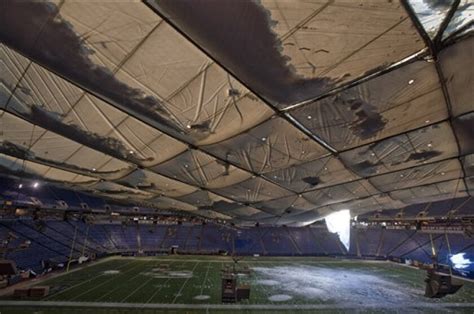 Metrodome roof collapse rekindles stadium debate - The San Diego Union-Tribune