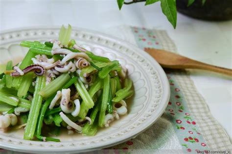 芹菜炒魷魚 每日頭條