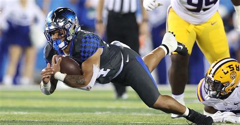 Kentucky Football Unveils Uniform Combination For Georgia Game On