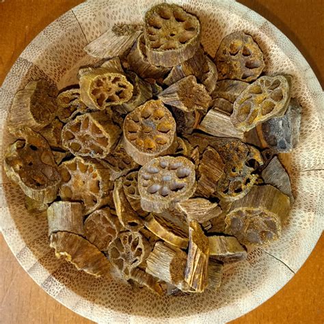 Thamara Kazhangu Vathal Sun Dried Lotus Stem