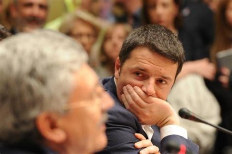 Matteo Renzi Ascolta Massimo D Alema Dago Fotogallery