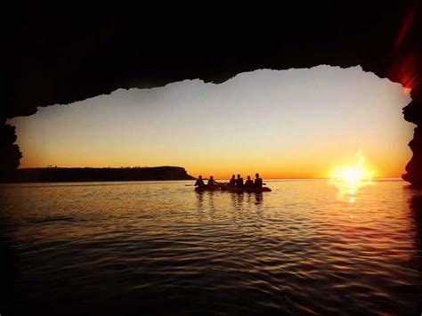 Cala Xarraca Bucht Sonnenuntergang Kajaktour GetYourGuide