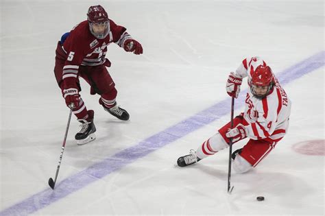 College Hockey No 2 Umass Scores Long Awaited Win Vs Boston University Boston Herald