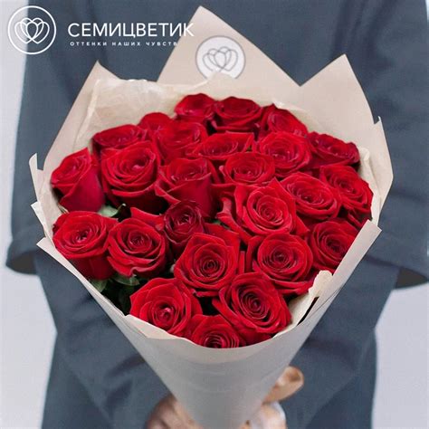 Букет из 25 красных роз 60 см (Россия) купить в СПб в интернет-магазине ...