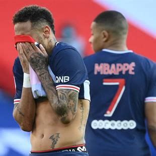 PSG verliert Tabellenführung gegen OSC Lille Neymar fliegt mit Gelb