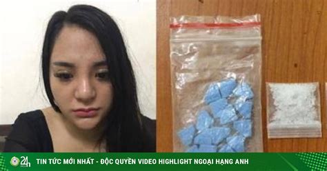 Hot girl mang ma túy dạo phố