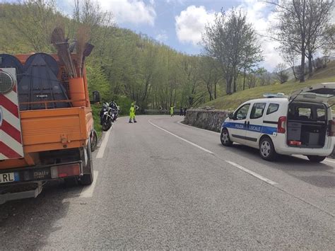 Incidente Pesaro Oggi Giovane Centauro Morto A Borgo Pace