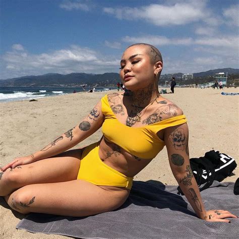 8 Hot Sexy Mei Pang Bikini Pics