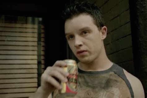 ‘Shameless': Mickey Comes Out, Crushing Gay Stereotypes, Along With Ribs