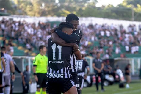 João Burse elogia Figueirense e fala sobre desfalques no DM Os que