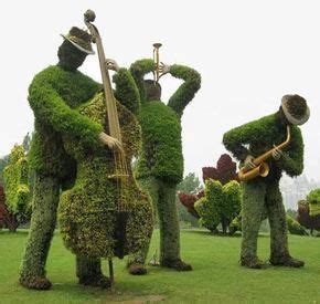 Topiary That Will Make Your Yard Stand Head And Shoulders Above The