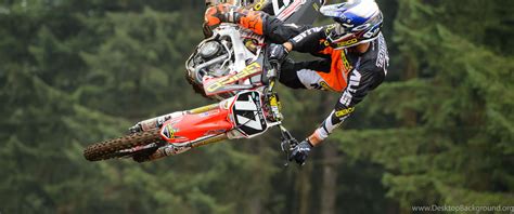 AdeHolaatod: Dirt Bike Racing Wallpapers Desktop Background