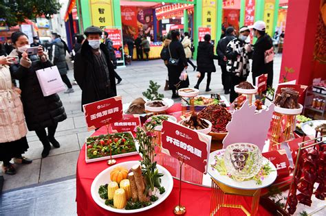 【图集】年夜饭经济复苏，预制菜抢占市场c位成“新宠”腾讯新闻