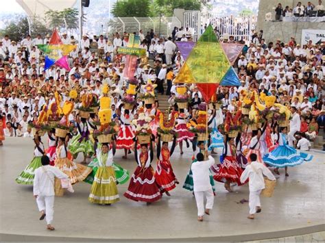 Ovacionan La Llorona Y Sandunga En La Guelaguetza N