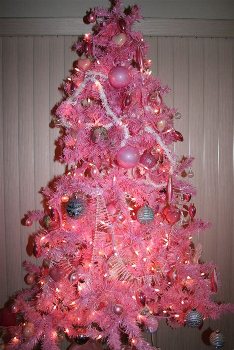 Think Pretty n Pink!: Pink Christmas Tree with Pink Lights