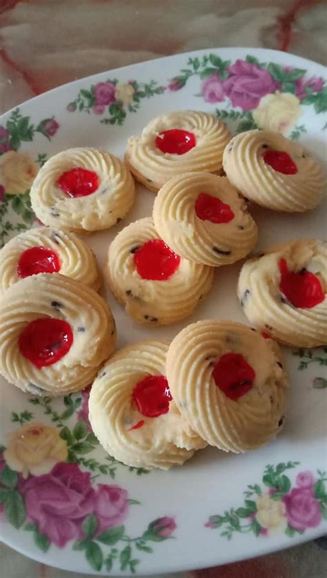 Cara Untuk Membuat Kuih Swiss Tart Strawberry Yang Sangat Lembut Dan