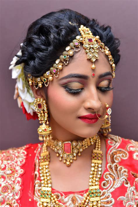 Traditional Bride Bhavya By Komal Joshi Bridal Makeup Tips Bridal