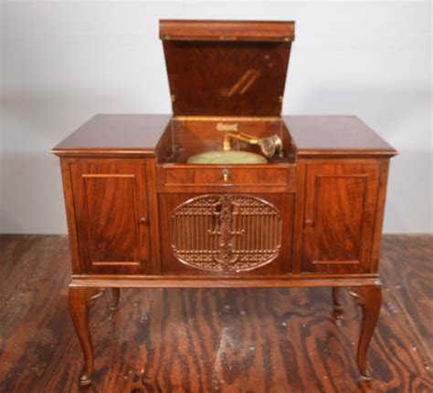 Brunswick 1920s Model S York” Phonograph 4 4 Time