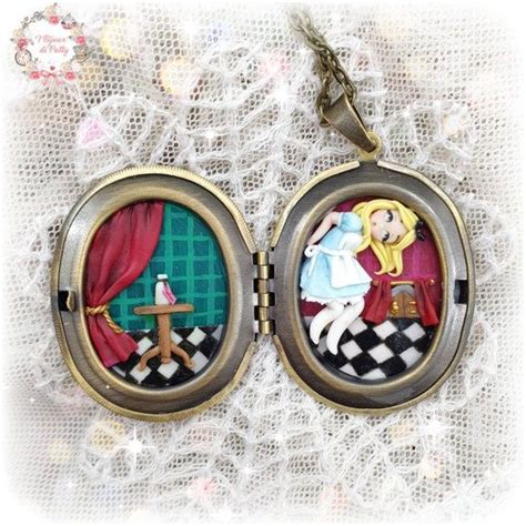 Collana Con Medaglione Apribile Alice In Wonderland Etsy Italia