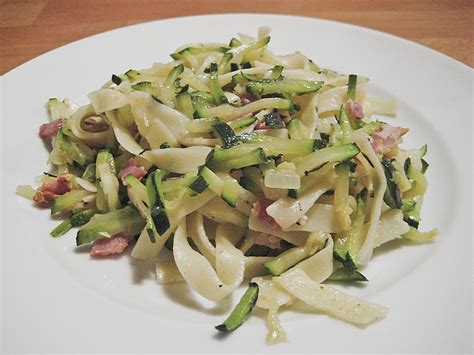 Bandnudeln mit Zucchini und Speck von DerKüchensklave Chefkoch de