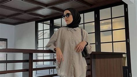 5 Style Outfit Hijab Ke Kantor Ala Selebgram Amelia Elle Santai Tapi Tetap Rapi