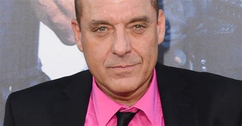 Morto Tom Sizemore Lattore Di Salvate Il Soldato Ryan Era In Coma