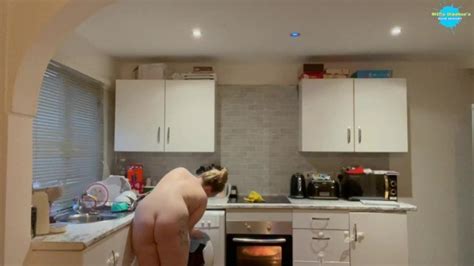 AMATEUR TEENAGER Naked Cleaning Pornhub