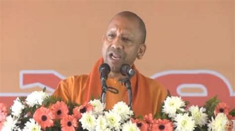 Ayodhya Seeing The Huge Crowd Cm Yogi Himself Took Command Told The