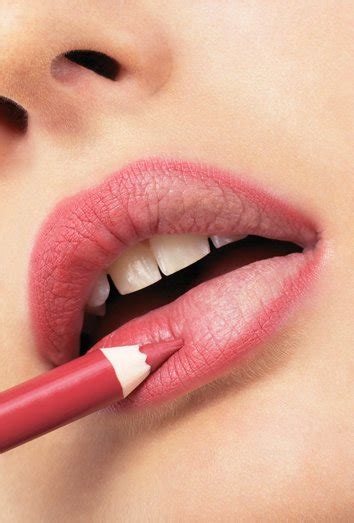 CÓMO ELIMINAR LAS ARRUGAS EN LOS LABIOS Secretodamiga