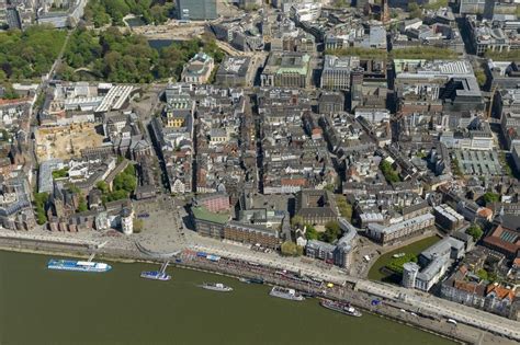 D Sseldorf Von Oben Stadtansicht Der Altstadt Am Ufer Des Rhein In