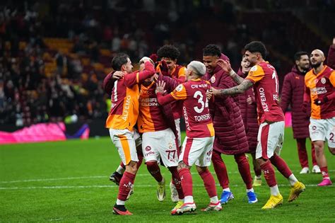 Escalações De Galatasaray X Çaykur Rizespor - Galatasaray'ın, Çaykur Rizespor maçı kadrosu açıklandı | TGRT Haber