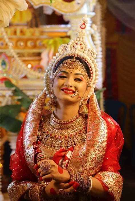 Pin By Akshaya Reddy On Bangladeshi Brides Bengali Bridal Makeup